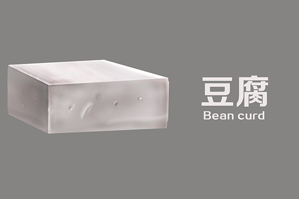 香港特首林郑月娥摔倒骨折，中老年的骨骼健康问题不能小视