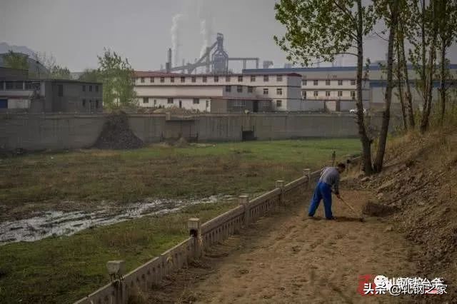 唐山钢厂停产下岗，有人月入8万，有人借钱生活