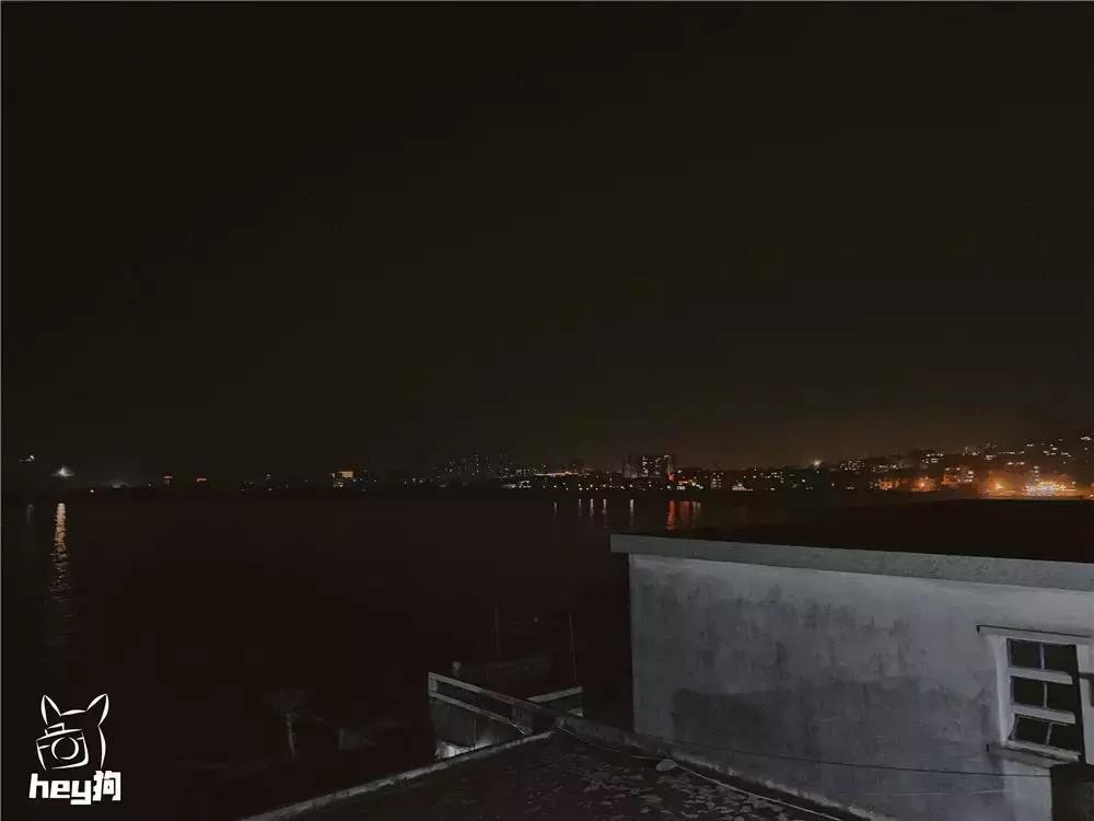 珠海玻璃天空之镜,珠海天空之镜跟日月贝近吗