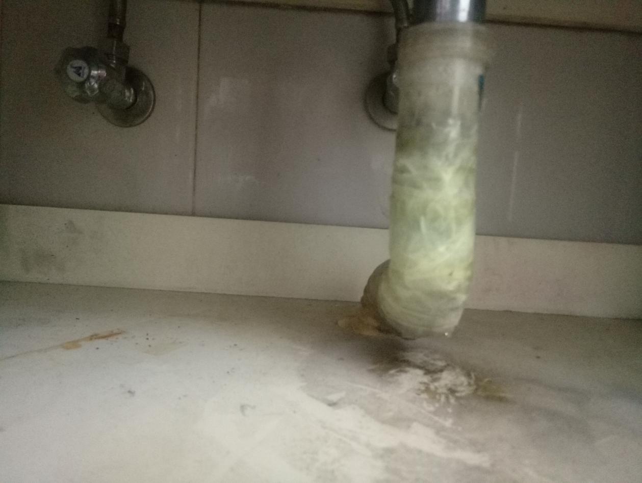 水管破裂,找人修要500,好心塞!老爸:3招就搞定,花啥冤枉钱