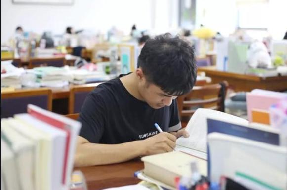 研究生学费最贵的专业,研究生天价学费