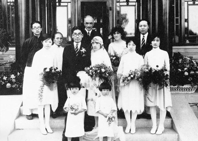 陆小曼死后骨灰为什么无人认领,陆小曼下场无人认领骨灰