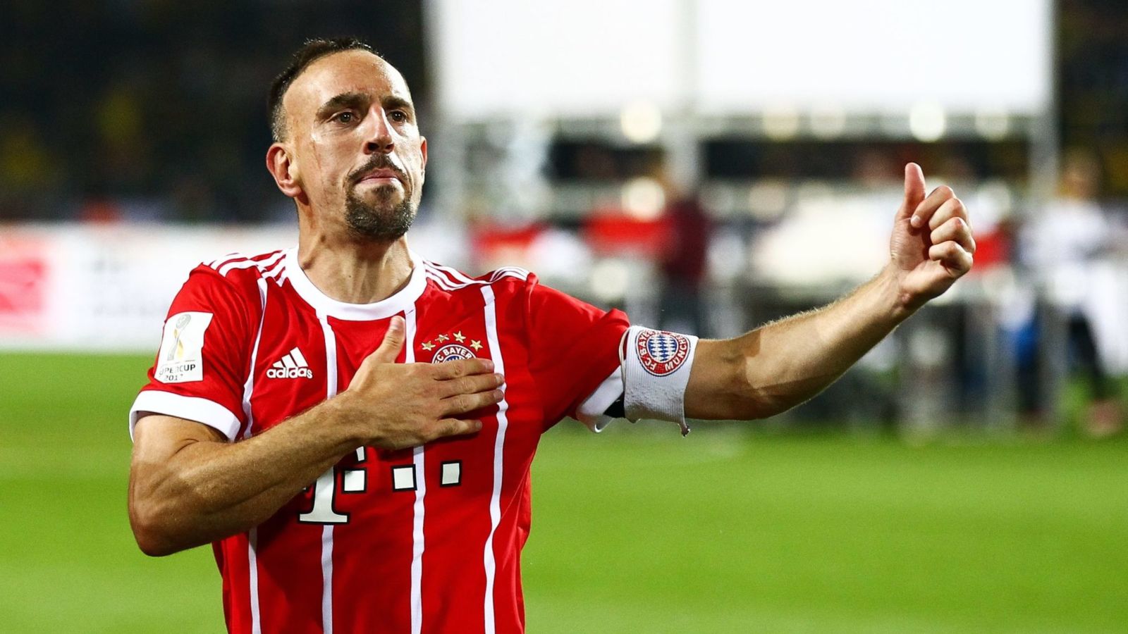 十大催人泪下的足坛巨星告别,今夏退役球员拉姆