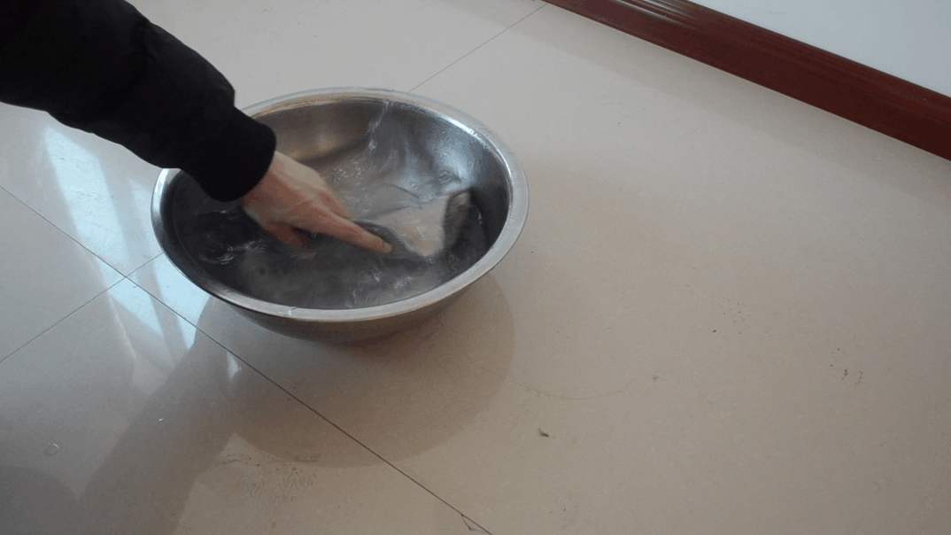 保洁阿姨拖地技巧视频,保洁阿姨拖地的手法