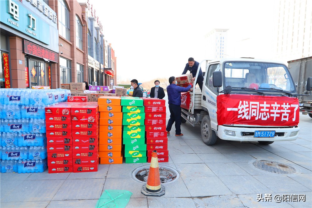 爱心捐助抗疫物资,爱心人士的捐助全民一心共抗疫情
