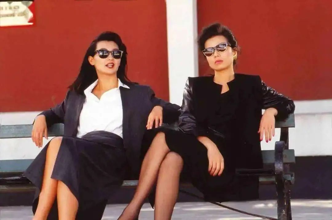 “穿着1万6的羊绒衫上班，老板夸我像章泽天”