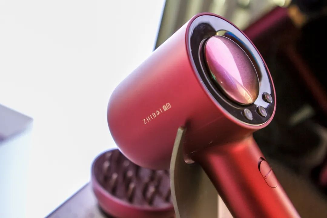 最好的吹风机是戴森吗,超越戴森的吹风机是什么品牌