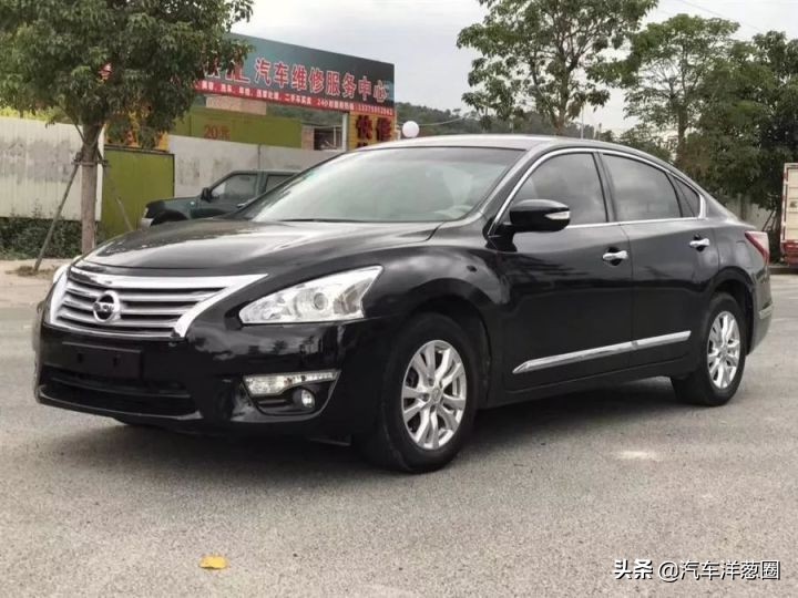 9万的十代雅阁,皇冠雅阁对比