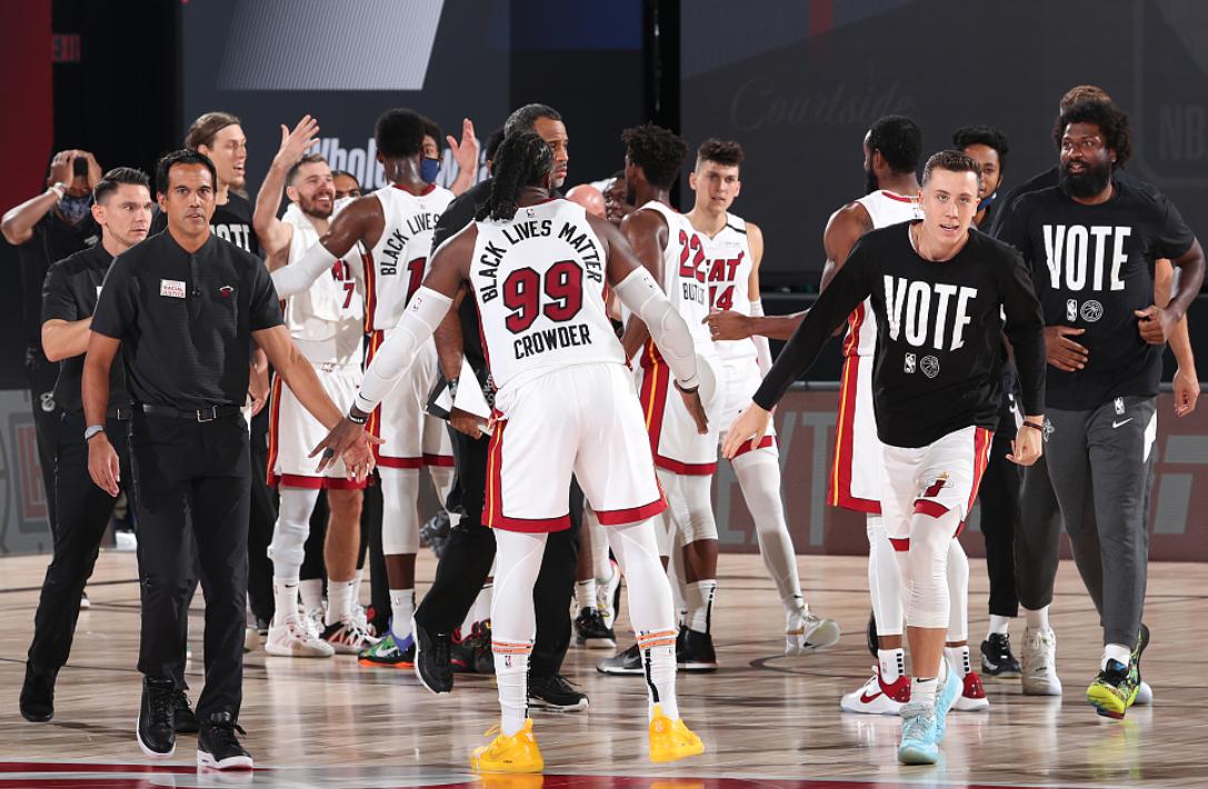 考文顿超远3分,考文顿连续三分湖人