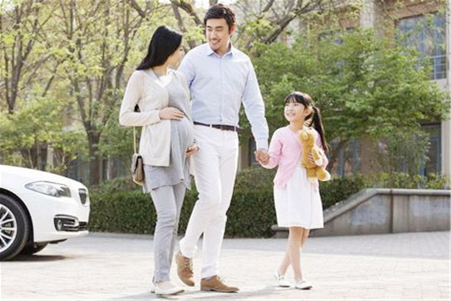 孕晚期腹部下方疼痛是入盆吗,孕晚期入盆后胎动引起的小腹疼