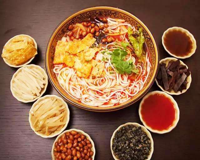 正宗柳州螺蛳粉怎么做的教程,正宗柳州螺蛳粉的做法源头