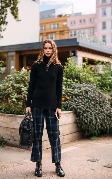 打*裤底**就要失宠了，今年大家都在穿“豆腐裤”，遮肉显高还时髦