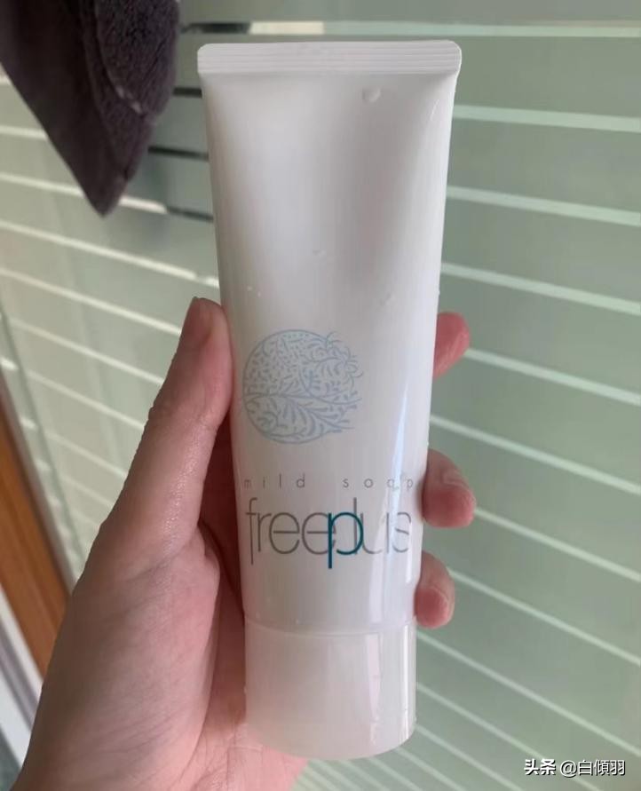 一到冬天干燥起皮,那是你角质层严重损坏了应该这样做