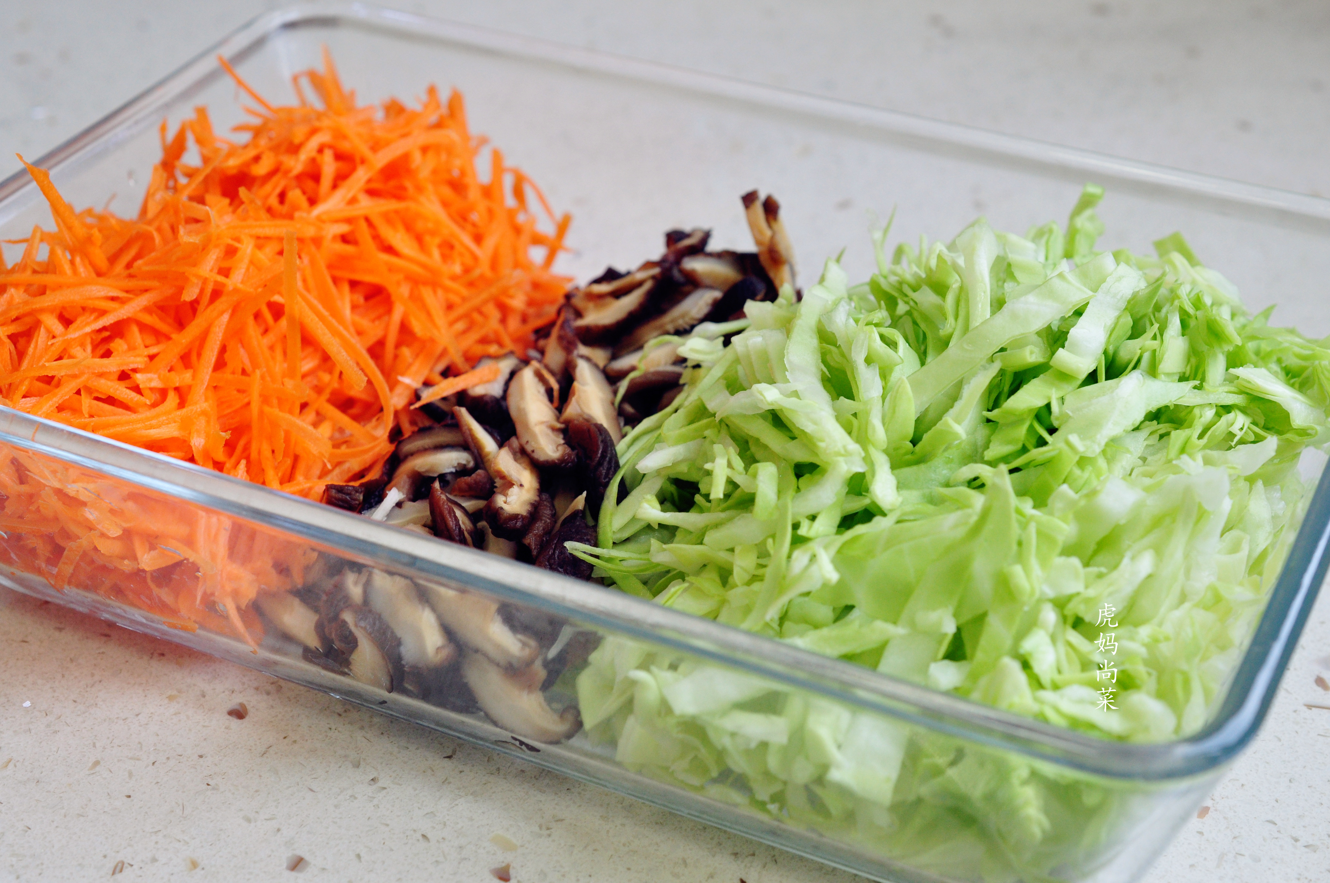 炒米粉，不用泡不用煮，直接炒就松散又入味，菜多香喷喷