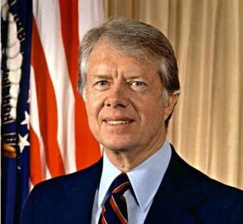 英国女王的传奇一生第一季,英国女王逗笑大家