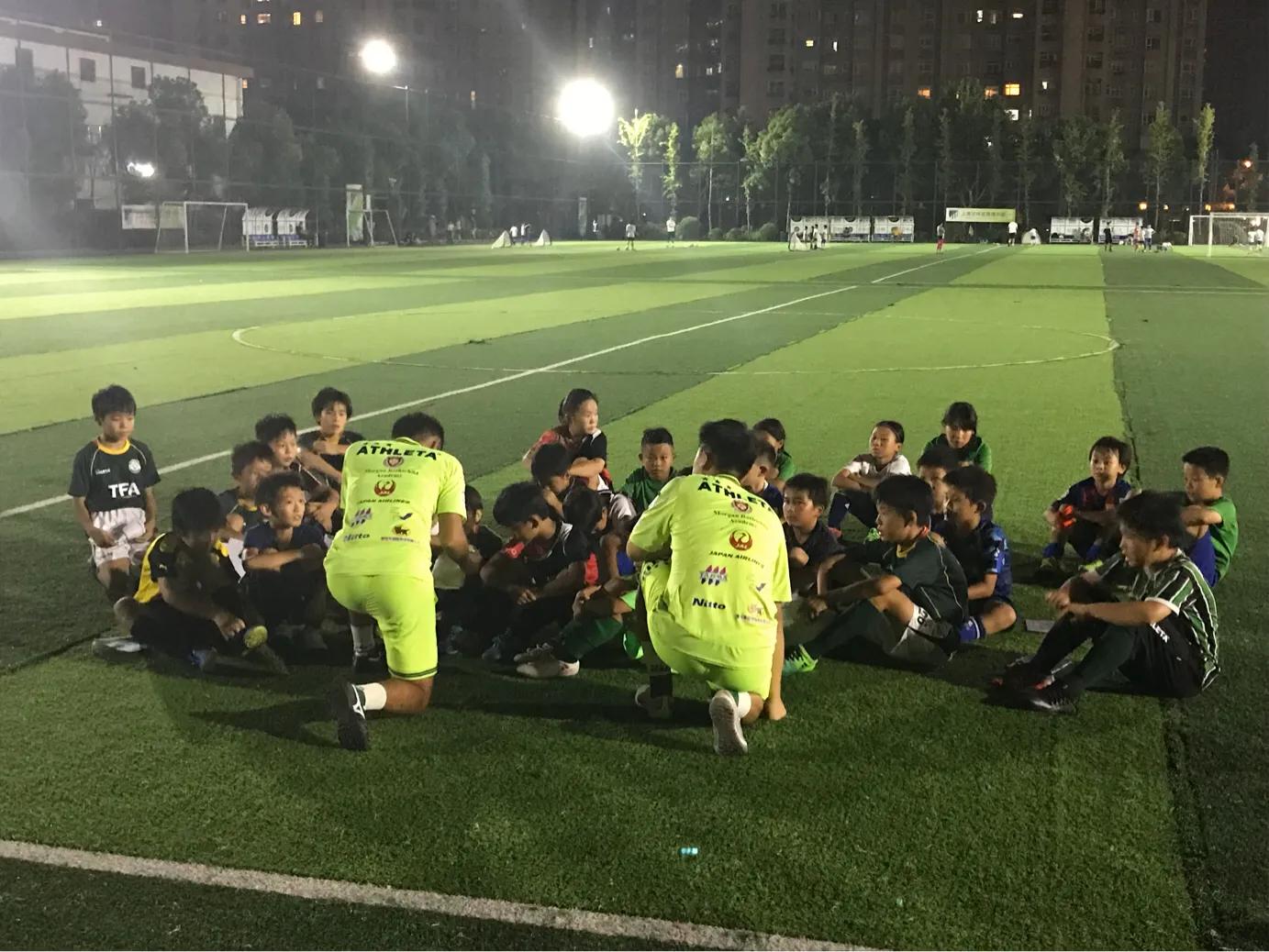 输球后该怎么和孩子沟通,输球后教练鼓励孩子