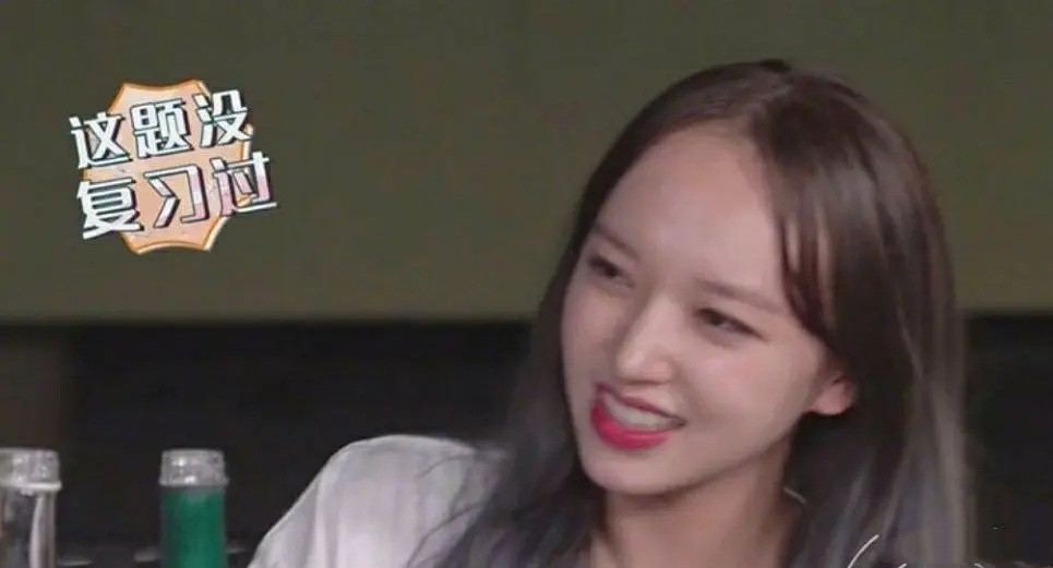 比较火的女明星发型搭配,女明星造型心机发型