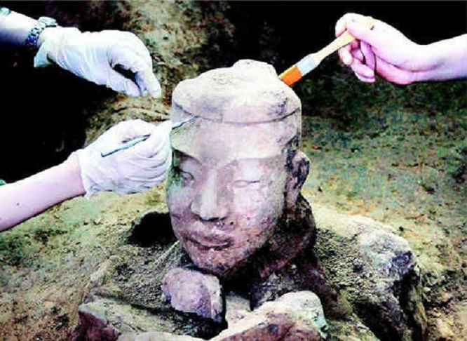 秦陵兵马俑主要由什么烧制,兵马俑的历史背景以及烧制过程