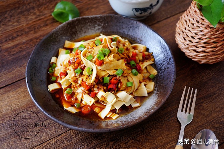 豆腐皮上桌凉拌一家人,豆腐皮的12种吃法视频