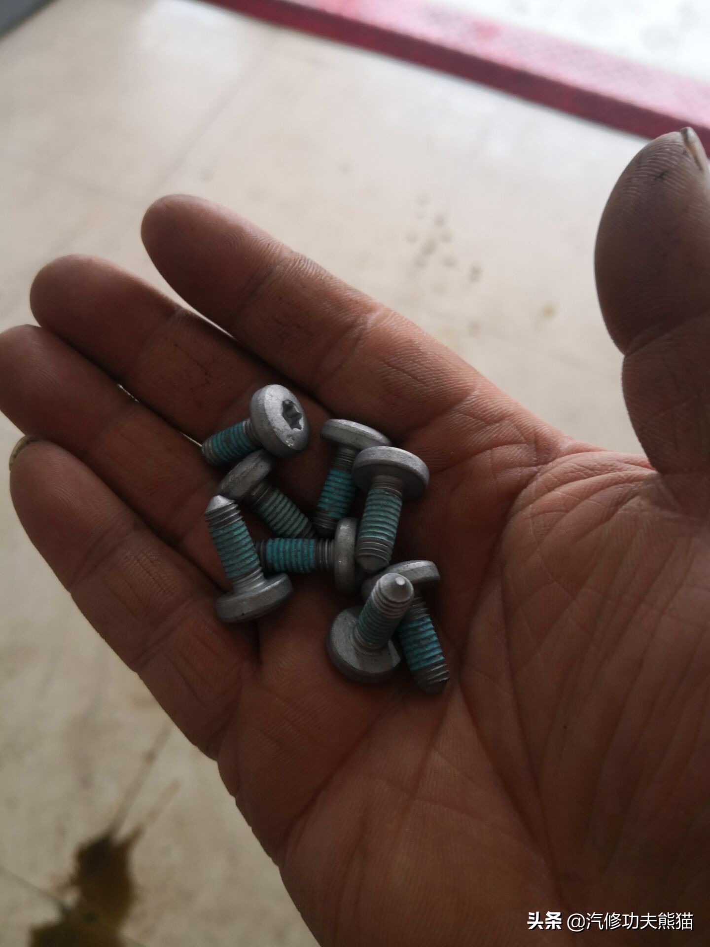 斯柯达烧机油是免拆治理还是大修,斯柯达昊锐烧机油大修