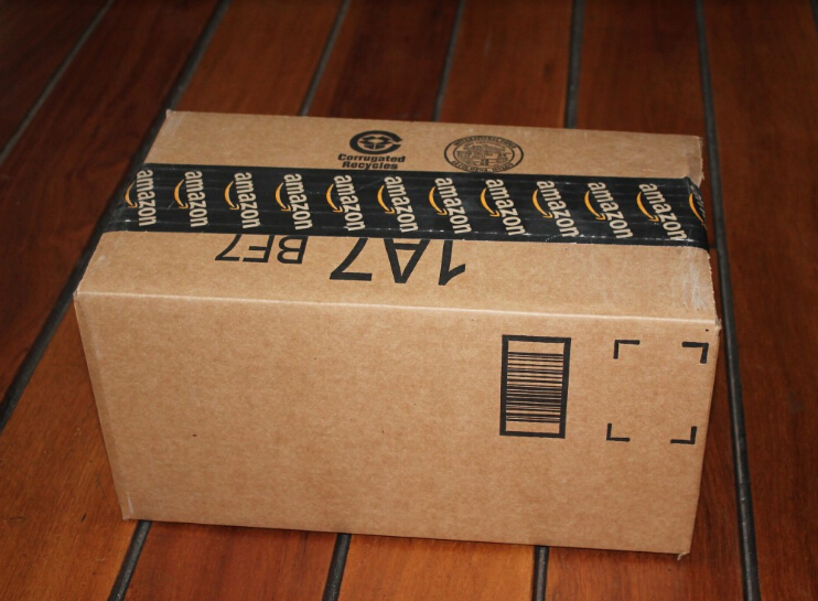 廉价护肤品高额保价，收件后打碎瓶罐恶意索赔这对情侣吃了官司