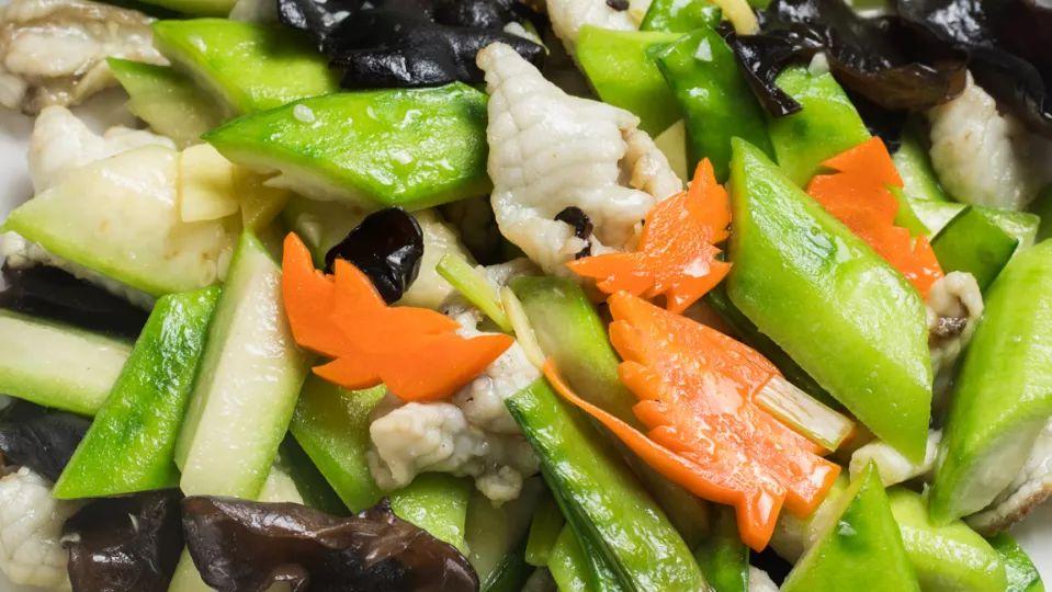 宝安人的顺德饭堂，生蚝用木桶蒸，还加黑松露