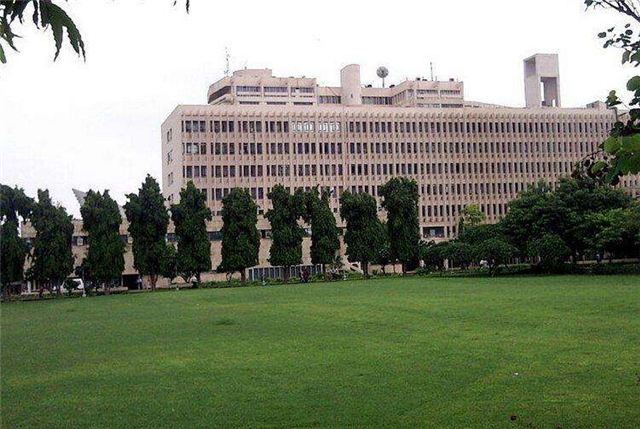 为什么印度理工学校这么厉害,印度人考上印度理工大学有多厉害