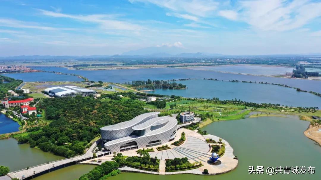 有一种蓝叫火焰蓝朗诵,有一种蓝叫海蓝