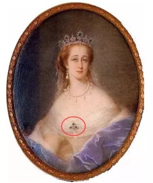 冬季胸针怎么戴,胸针百搭用法图解图片大全