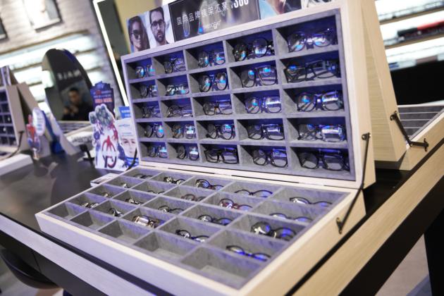 swisscoat眼镜专卖店,swiss眼镜框什么牌子