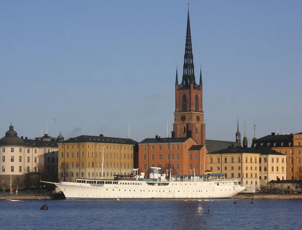 身家上亿的她，做了一辈子“公主梦”，最后人财两空