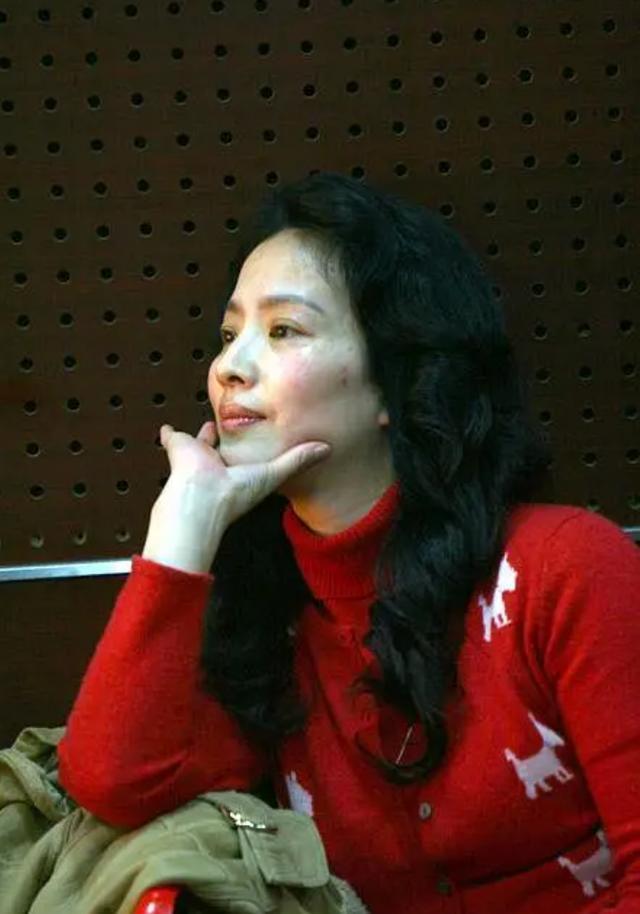 大美女刘晓莉：为了女儿刘亦菲，放弃了事业，丢掉了婚姻