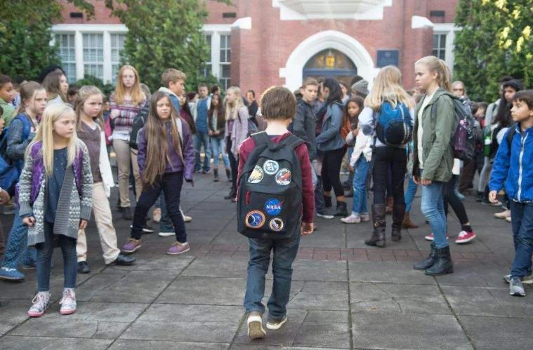 孩子总是放屁没办法解决,孩子放屁被嫌弃怎么办