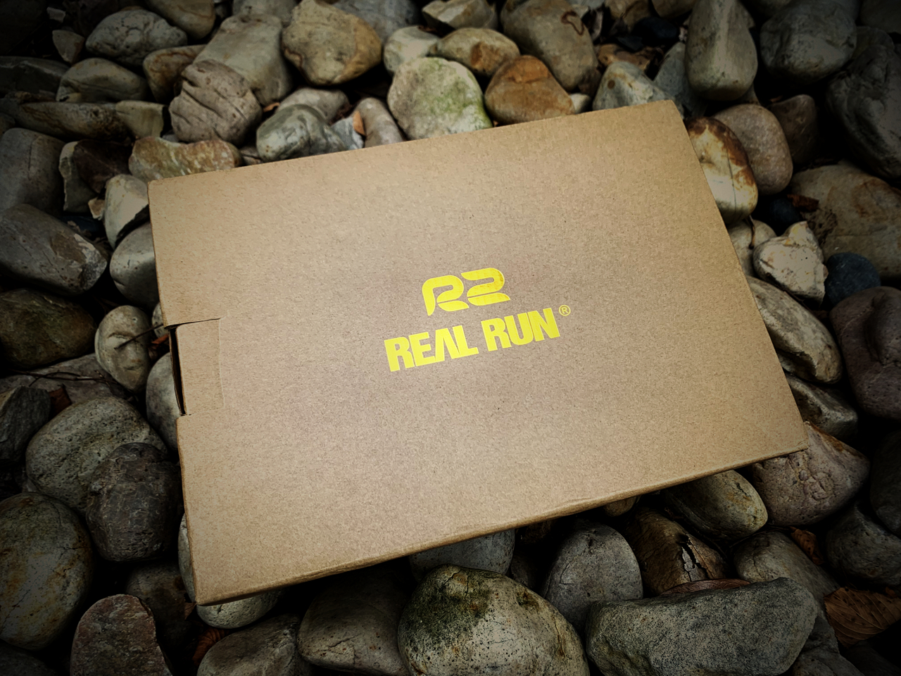 奔跑的Faith-咕咚R2信仰跑步鞋