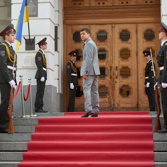 乌克兰选举喜剧演员,喜剧演员当选乌克兰总统视频解说