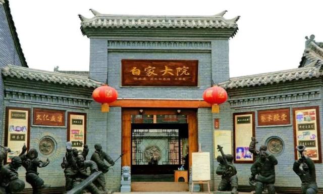 西安白鹿仓欢乐世界,西安曲江极地海洋馆旅游攻略