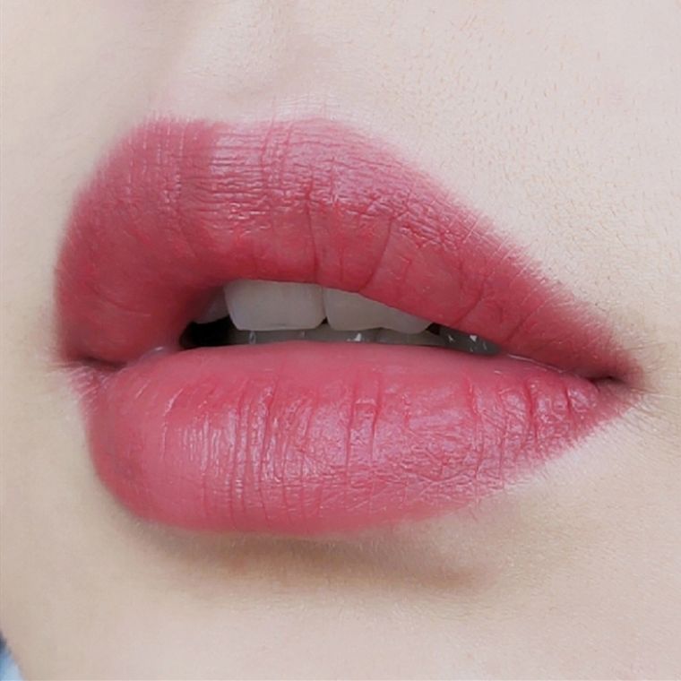 李佳琦推荐，大牌口红最值得购买的豆沙色！你有没有？