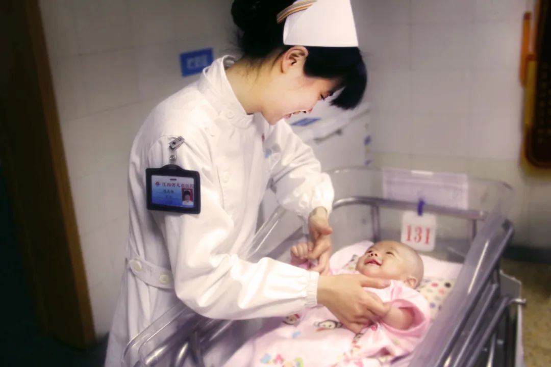 婴儿发烧3天了还不退烧怎么办,15岁孩子高烧一天没退是什么原因