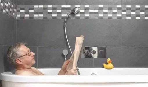 给卧床老人洗澡神器,帮助卧床老人洗澡设备