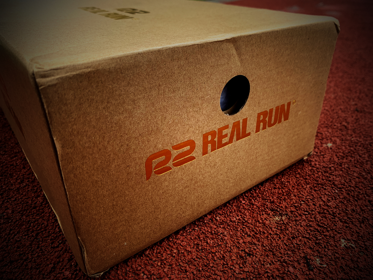 奔跑的Faith-咕咚R2信仰跑步鞋