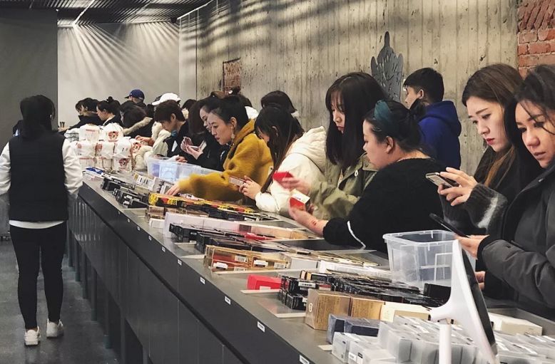 美妆HARMAY話梅很火，但逛完后，我担心它很快就凉凉