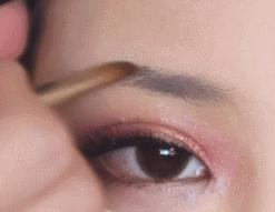 眼妆教程一妆一盘,眼妆一画就显脏
