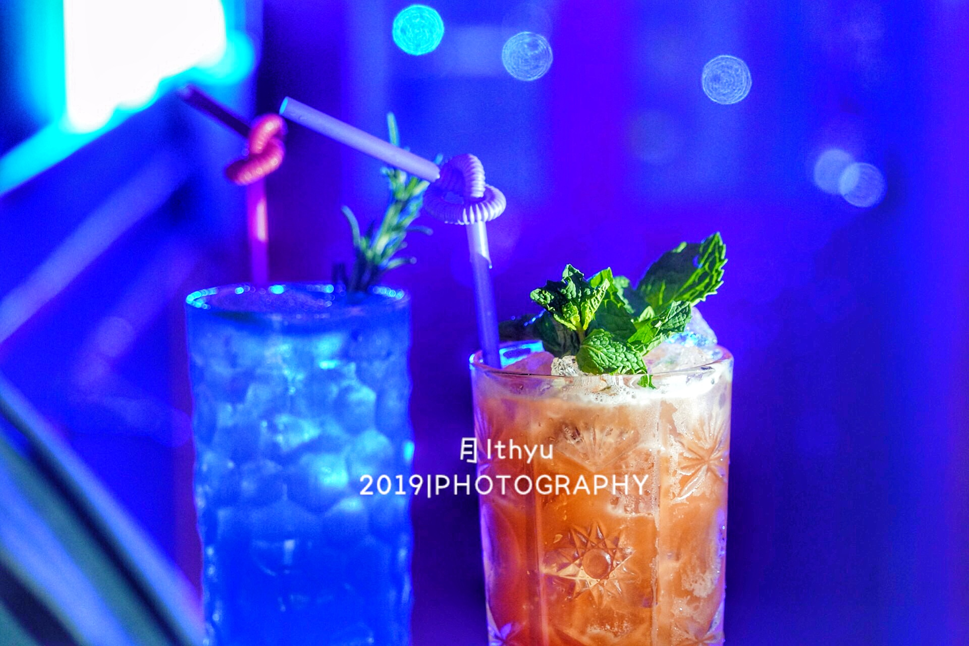 今夜就独饮娜娜是个女人，沉醉在鼓浪屿的夜色中