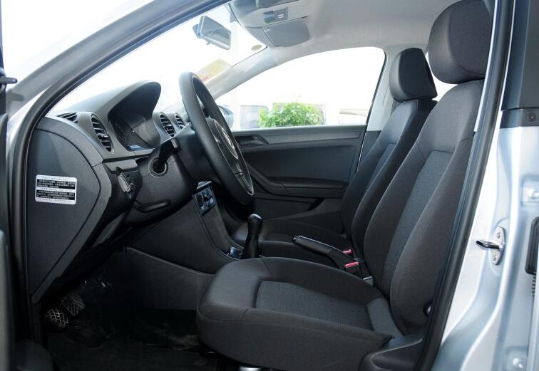 13年选家用车是13年6万公里的捷达还是同年8万公里的景程