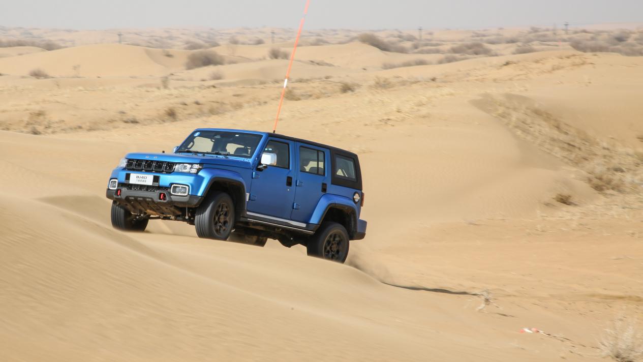 bj40刀锋英雄柴油版黑武士试驾,21款bj40柴油刀锋英雄版驾驶感受