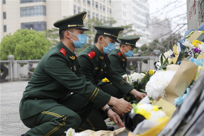 走进烈士陵园缅怀先烈活动,烈士陵园缅怀活动