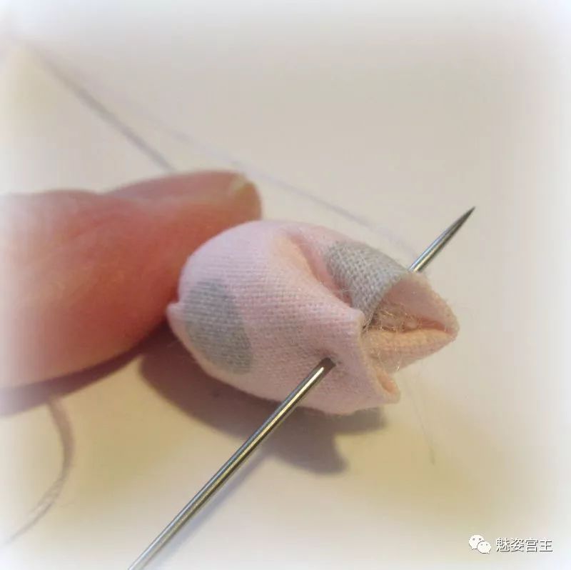 怎么制作花朵手工布料教程,怎么用剩下的布料做衣服上的小花