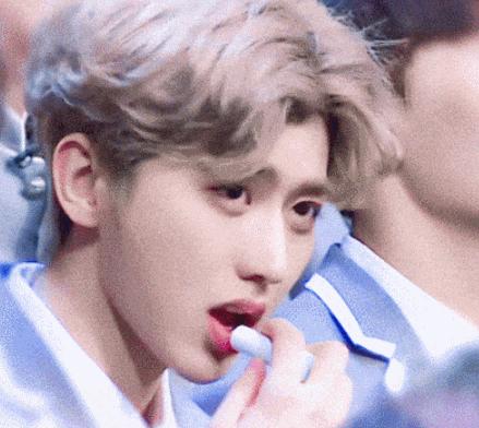 蔡徐坤带火西装,蔡徐坤带火的衣服