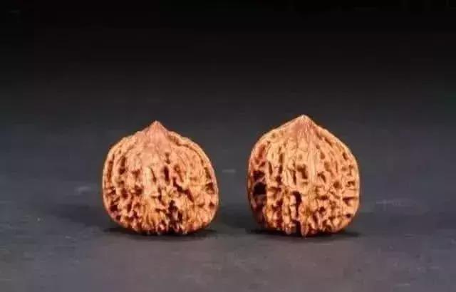 文玩核桃的挑选方法,文玩核桃的挑选技巧
