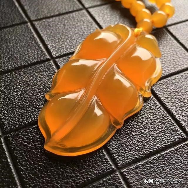 纯正的黄龙玉玉石手串,黄龙玉在玉石中排第几位